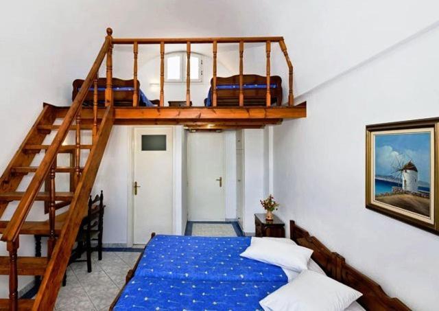 Pension Ptolemeos * Fira (Santorini)